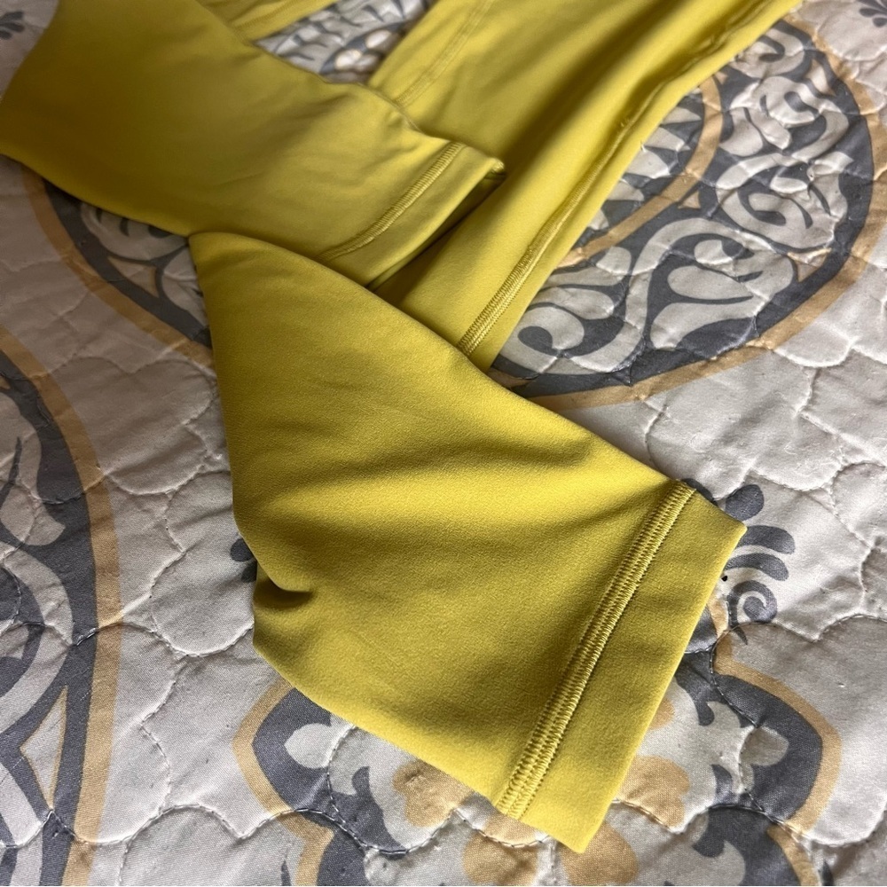 Lululemon Align High Rise 25”, Yellow Pear, size 6 - Picture 7 of 11